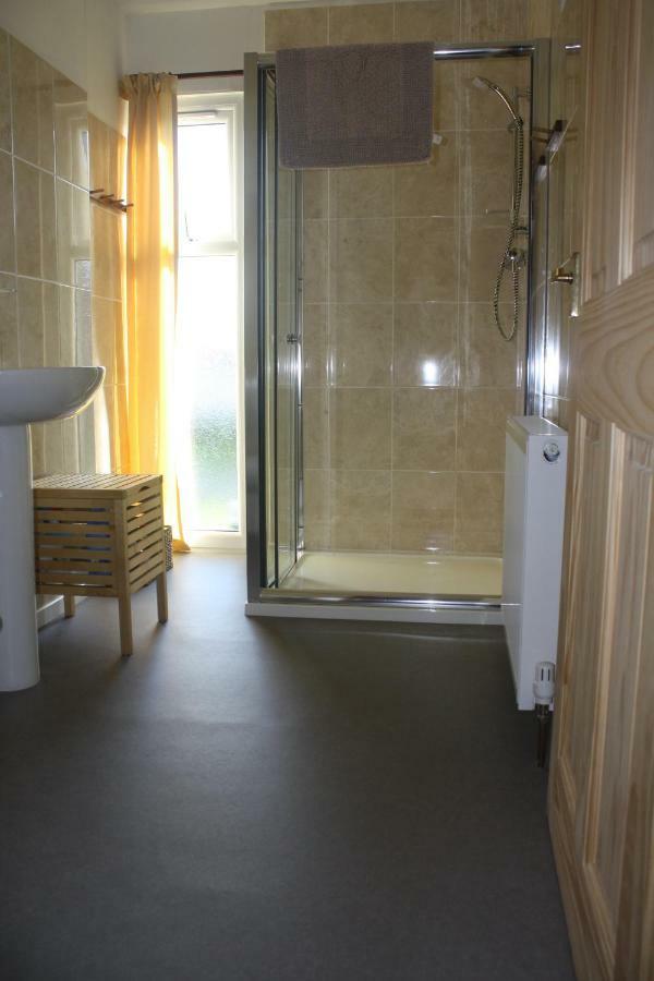 Inver Bay Apartment Tain Bagian luar foto